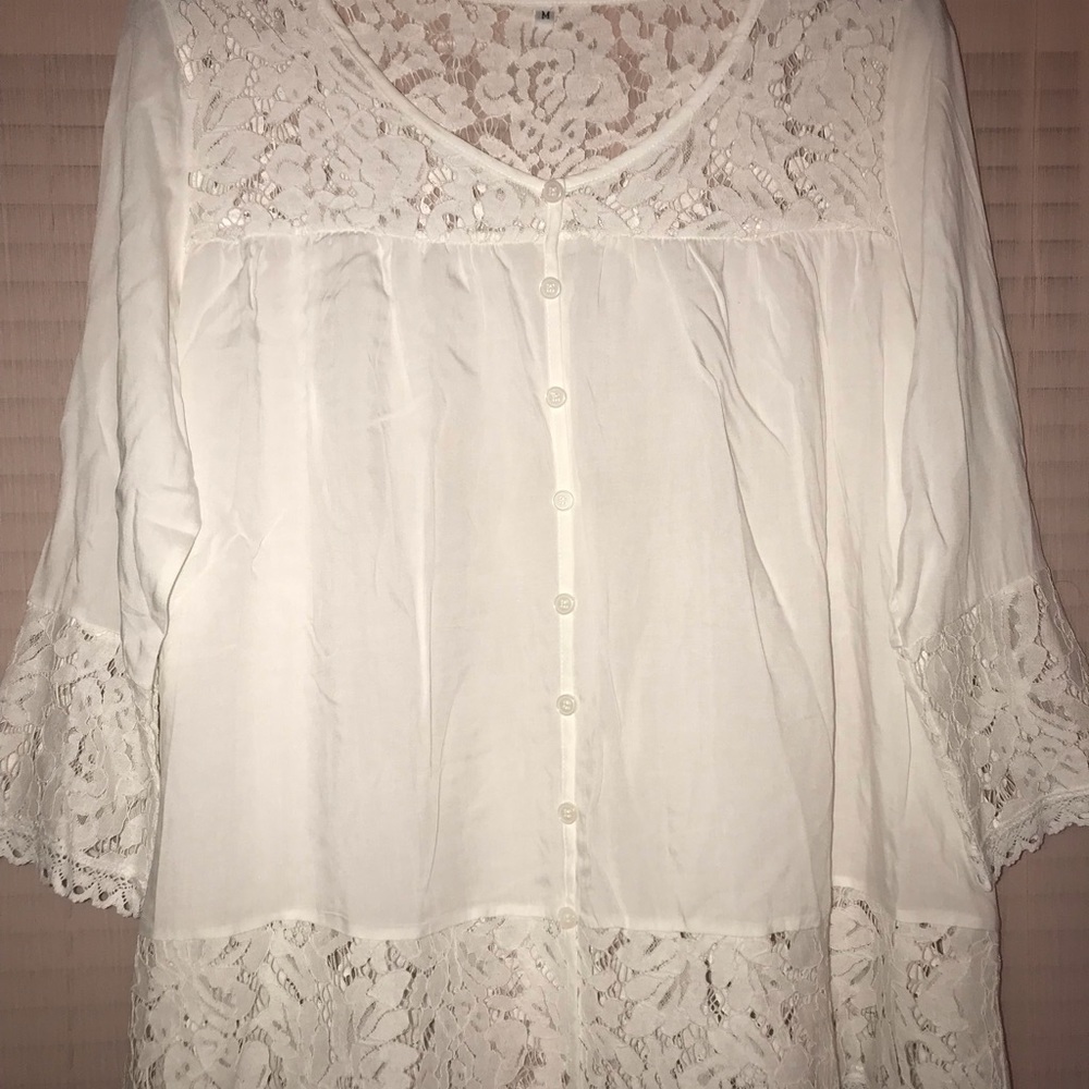 Adorable white long sleeve lace top